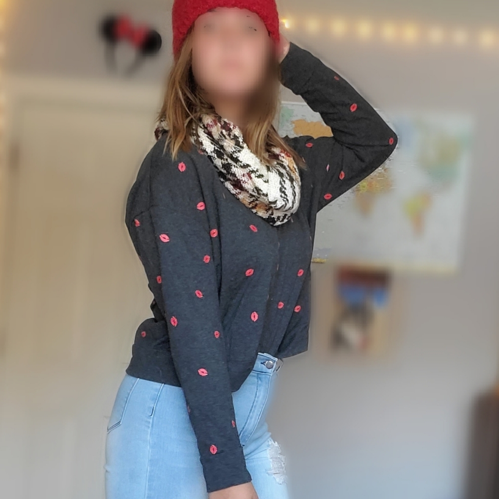 Sweater - Picture 3 of 3
